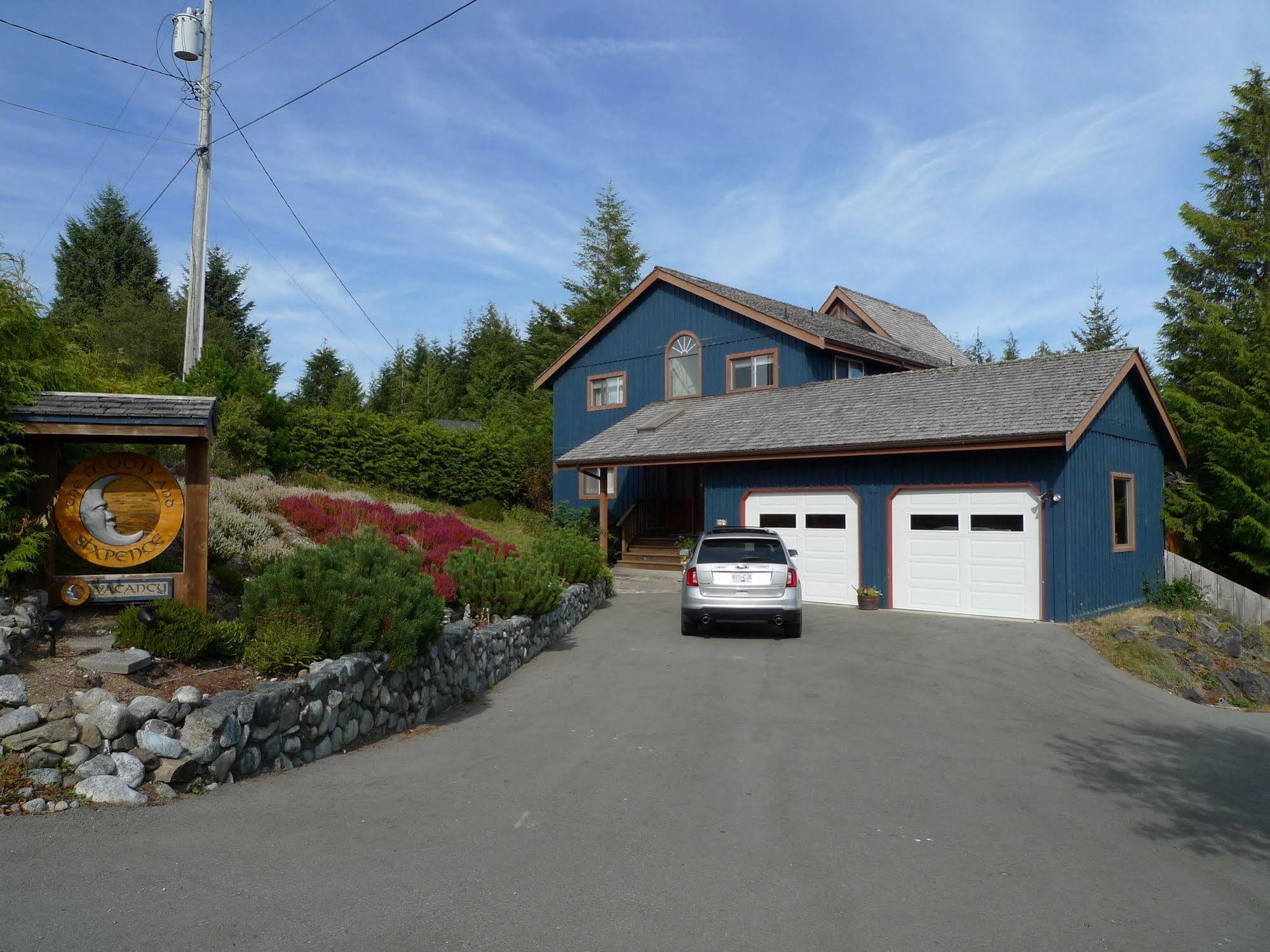 Moon And Sixpence Bed and Breakfast Ucluelet Eksteriør billede