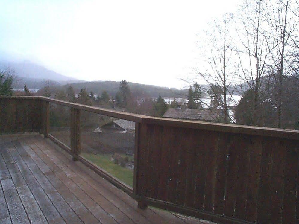 Moon And Sixpence Bed and Breakfast Ucluelet Eksteriør billede